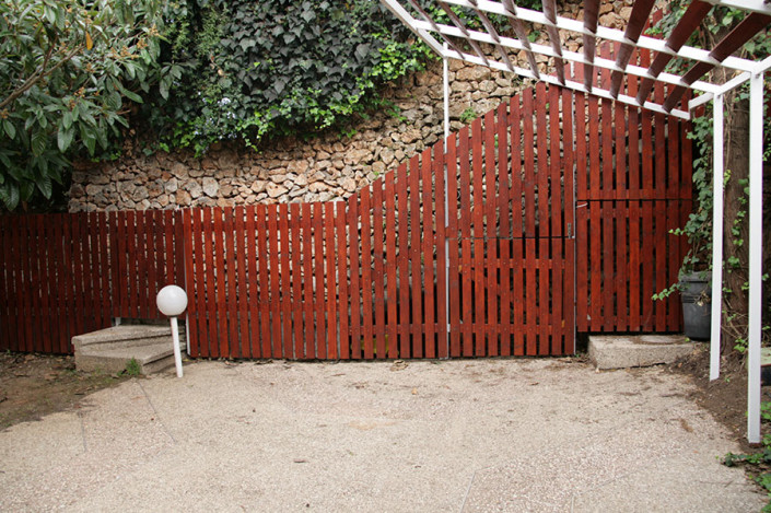 דקולה - תכנון ובניית גדרות ושערים מעץ