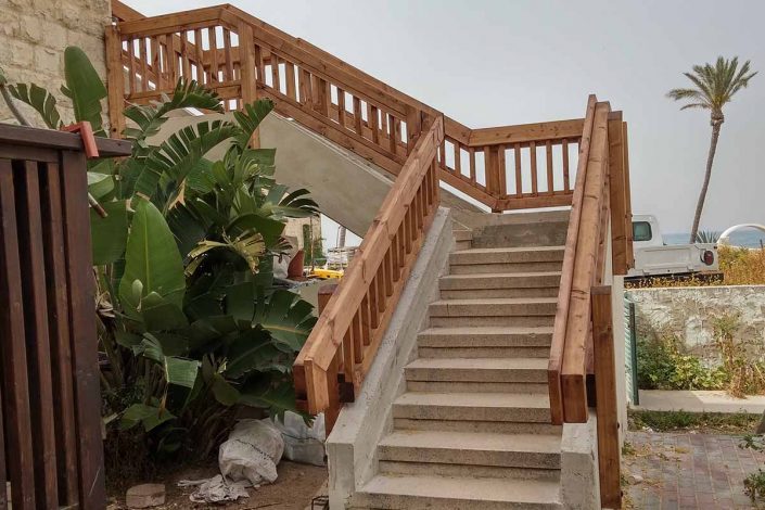 דקולה - תכנון ובניית מדרגות ומעקות מעץ